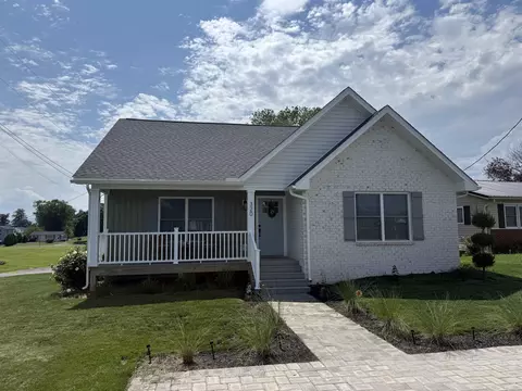 320 Eighth Ave, Luray, VA 22835