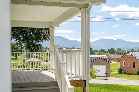 Exterior - 320 Eighth Ave, Luray, VA 22835 photo 13 of 14