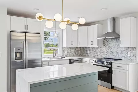 Kitchen - 320 Eighth Ave, Luray, VA 22835 photo 3 of 15