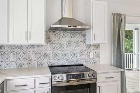 Kitchen - 320 Eighth Ave, Luray, VA 22835 photo 11 of 15