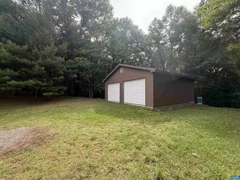 17 Wilson Dr, Montebello, VA 24464