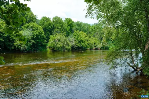Hathcock Ln, Howardsville, VA 24562