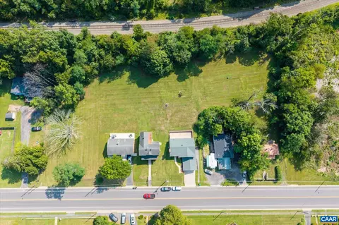 View/Area - 1329 E Main St E, Waynesboro, VA 22980 photo 5 of 15