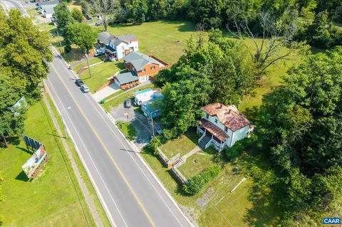 View/Area - 1329 E Main St E, Waynesboro, VA 22980 photo 10 of 15