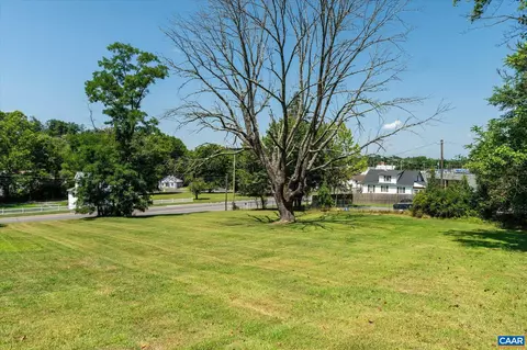 Exterior - 1329 E Main St E, Waynesboro, VA 22980 photo 14 of 18