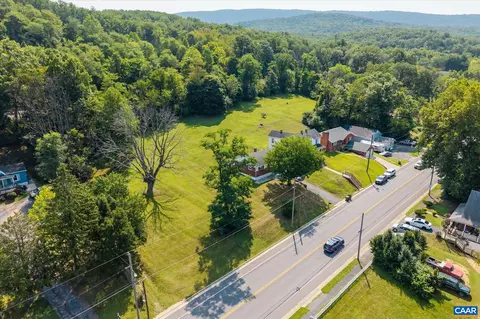 View/Area - 1329 E Main St E, Waynesboro, VA 22980 photo 8 of 15
