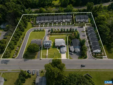 View/Area - 1329 E Main St E, Waynesboro, VA 22980 photo 2 of 15