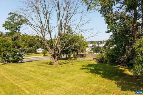Exterior - 1329 E Main St E, Waynesboro, VA 22980 photo 11 of 18