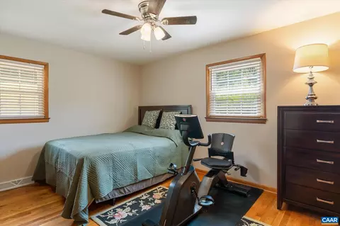 Bedroom - 1329 E Main St E, Waynesboro, VA 22980 photo 4 of 5