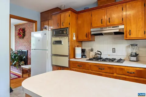 Kitchen - 1329 E Main St E, Waynesboro, VA 22980 photo 4 of 5