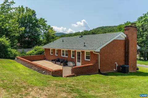 Exterior - 1325 E Main St E, Waynesboro, VA 22980 photo 5 of 16