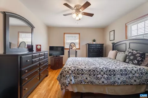 Bedroom - 1325 E Main St E, Waynesboro, VA 22980 photo 3 of 5