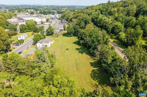 View/Area - 1325 E Main St E, Waynesboro, VA 22980 photo 7 of 16