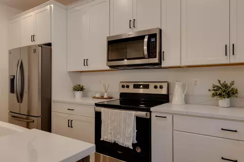 Kitchen - 1663 Palomino Trl, Harrisonburg, VA 22801 photo 5 of 7