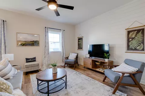 Living - 1663 Palomino Trl, Harrisonburg, VA 22801 photo 1 of 3