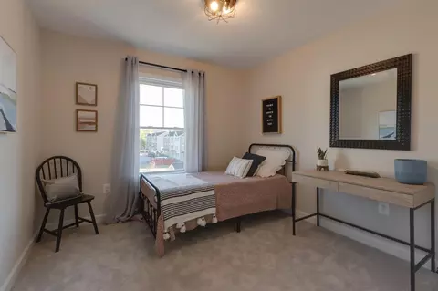 Bedroom - 1663 Palomino Trl, Harrisonburg, VA 22801 photo 4 of 8