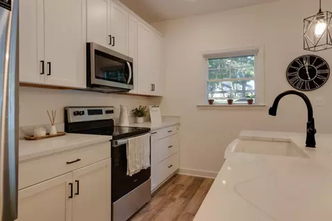 Kitchen - 1663 Palomino Trl, Harrisonburg, VA 22801 photo 6 of 7