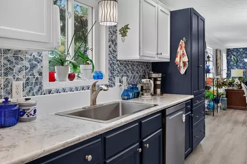 Kitchen - 52 Cloverdale Ln, Stuarts Draft, VA 24477 photo 5 of 7