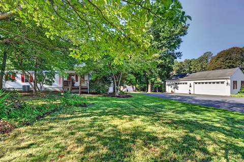 406 Trayfoot Rd, Grottoes, VA 24441