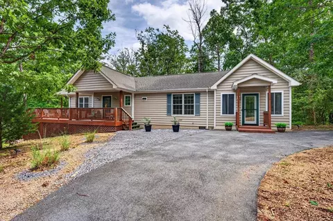 392 Passage Ln, Mcgaheysville, VA 22840