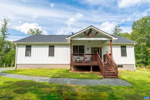 3230 Polecat Creek Ln, Scottsville, VA 24590
