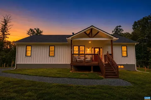 3230 Polecat Creek Ln, Scottsville, VA 24590