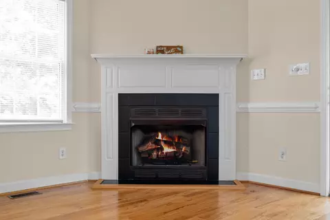 Living - 157 Bryant Dr, Waynesboro, VA 22980 photo 4 of 7