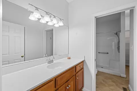 Bath - 157 Bryant Dr, Waynesboro, VA 22980 photo 1 of 8