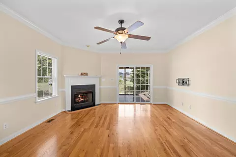 Living - 157 Bryant Dr, Waynesboro, VA 22980 photo 3 of 7