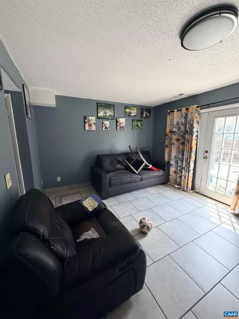 1408 Country Club Ct, Harrisonburg, VA 22801