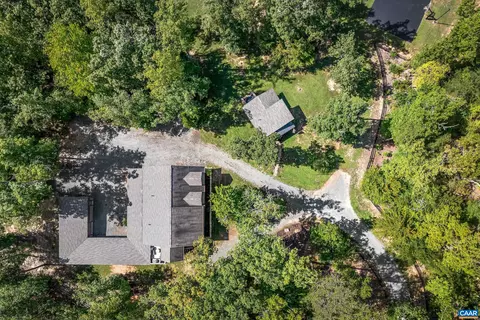 2725 Thomas Jefferson Pkwy, Charlottesville, VA 22902