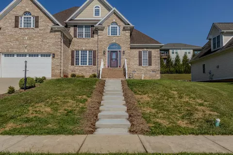 299 E Windsor Dr E, Fishersville, VA 22939