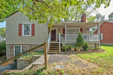 1047 Selma Blvd, Staunton, VA 24401