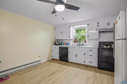 Kitchen - 56 Pine Ln, Fork Union, VA 23055 photo 4 of 5