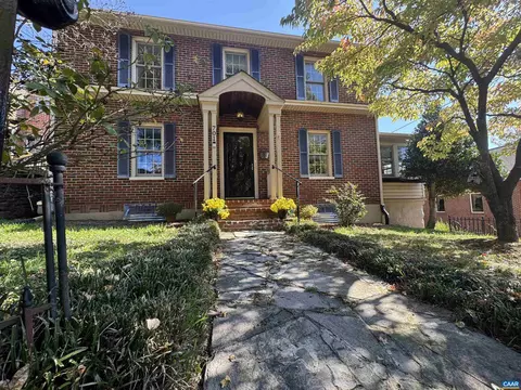 701 Donaghe St, Staunton, VA 24401
