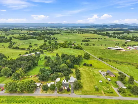 View/Area - 1749 Georgetown Rd, Mount Jackson, VA 22842 photo 5 of 9