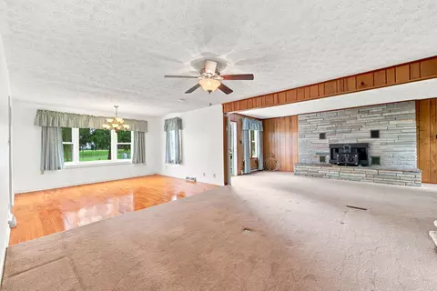 Living - 1749 Georgetown Rd, Mount Jackson, VA 22842 photo 6 of 12
