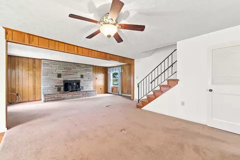 Living - 1749 Georgetown Rd, Mount Jackson, VA 22842 photo 2 of 12