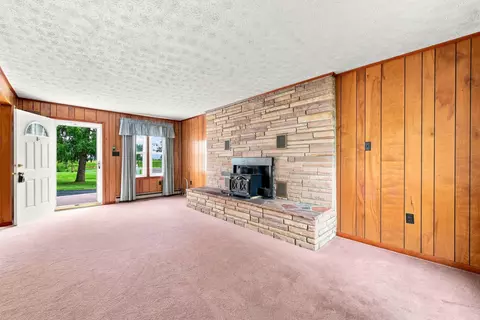 Living - 1749 Georgetown Rd, Mount Jackson, VA 22842 photo 1 of 12