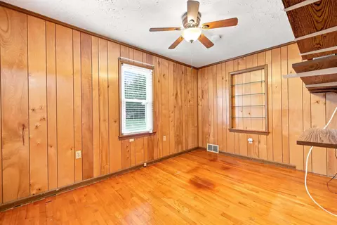 Bedroom - 1749 Georgetown Rd, Mount Jackson, VA 22842 photo 5 of 8