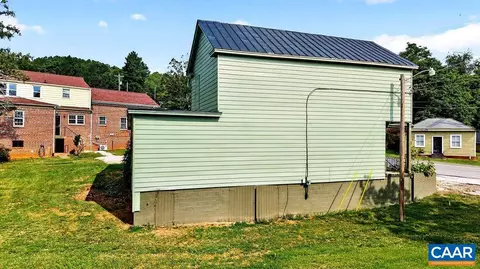 Exterior - 10681 James River Rd, Shipman, VA 22971 photo 2 of 2