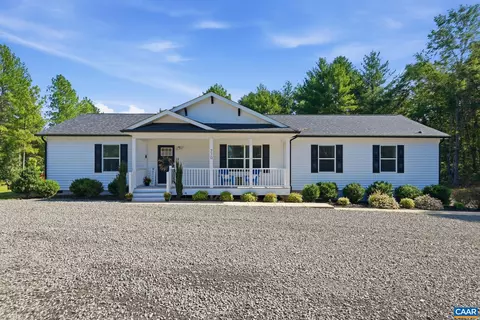 770 Coles Rolling Rd, Scottsville, VA 24590