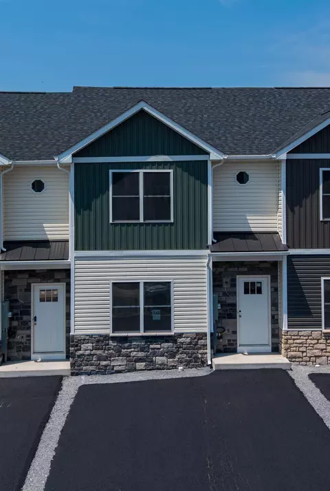 748 Zephyr Dr, Harrisonburg, VA 22801