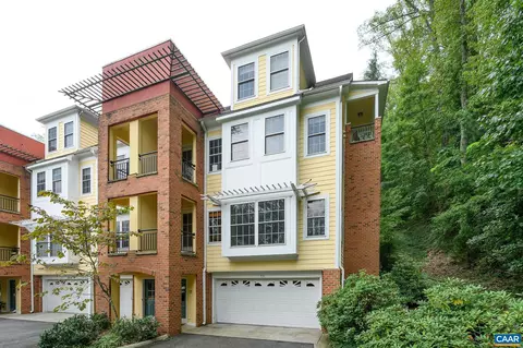 731 Cairn Heights Ct, Charlottesville, VA 22903