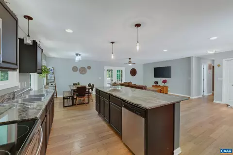 Kitchen - 13 Horseback Ln, Palmyra, VA 22963 photo 4 of 5