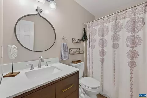 Bath - 13 Horseback Ln, Palmyra, VA 22963 photo 1 of 3