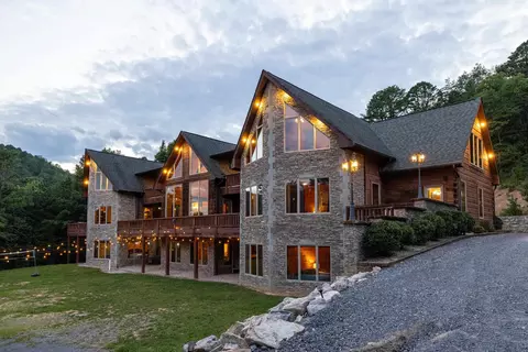 3012 Massanutten Dr, Mcgaheysville, VA 22840