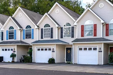 1092 Oakdale Ct, Harrisonburg, VA 22801