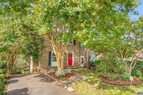 71 Court Pl, Charlottesville, VA 22901