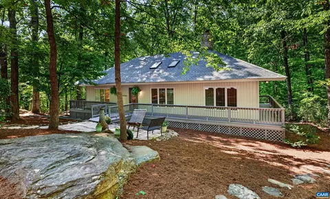 67 Shingle Oak Ln, Nellysford, VA 22958